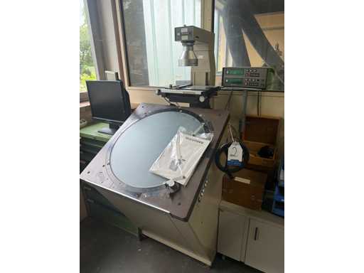 MITUTOYO PV 600 A Profilprojektor